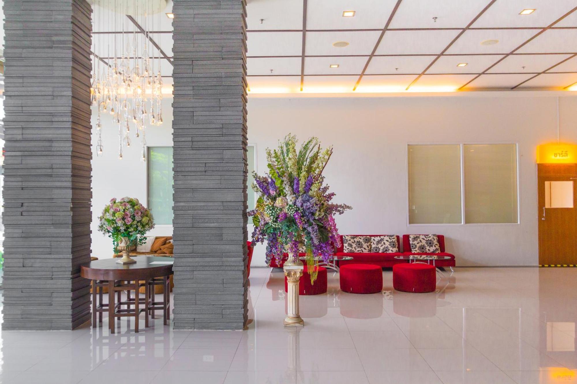 Mayflower Grande Hotel Τσιάνγκ Μάι Εξωτερικό φωτογραφία